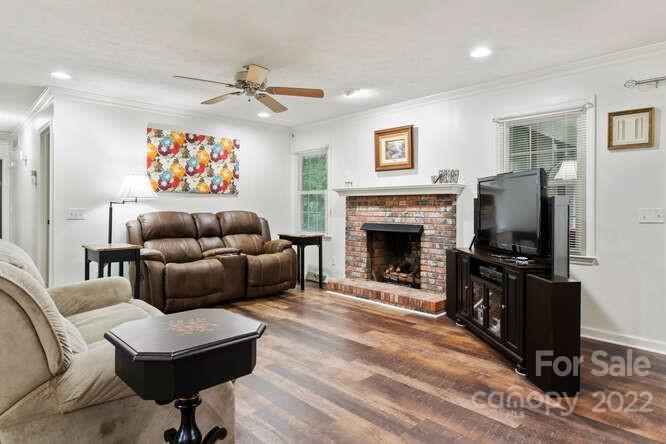 101 London Road Hendersonville, NC 28739 - Photo 8 of 48 Gallery Image 8
