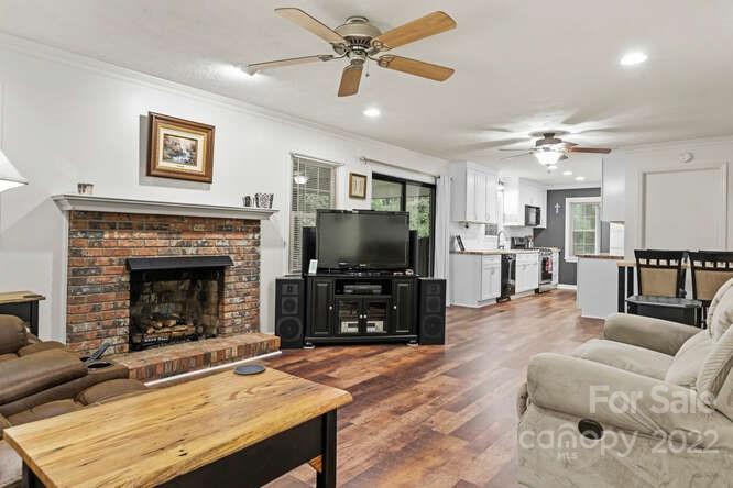 101 London Road Hendersonville, NC 28739 - Photo 9 of 48 Gallery Image 9