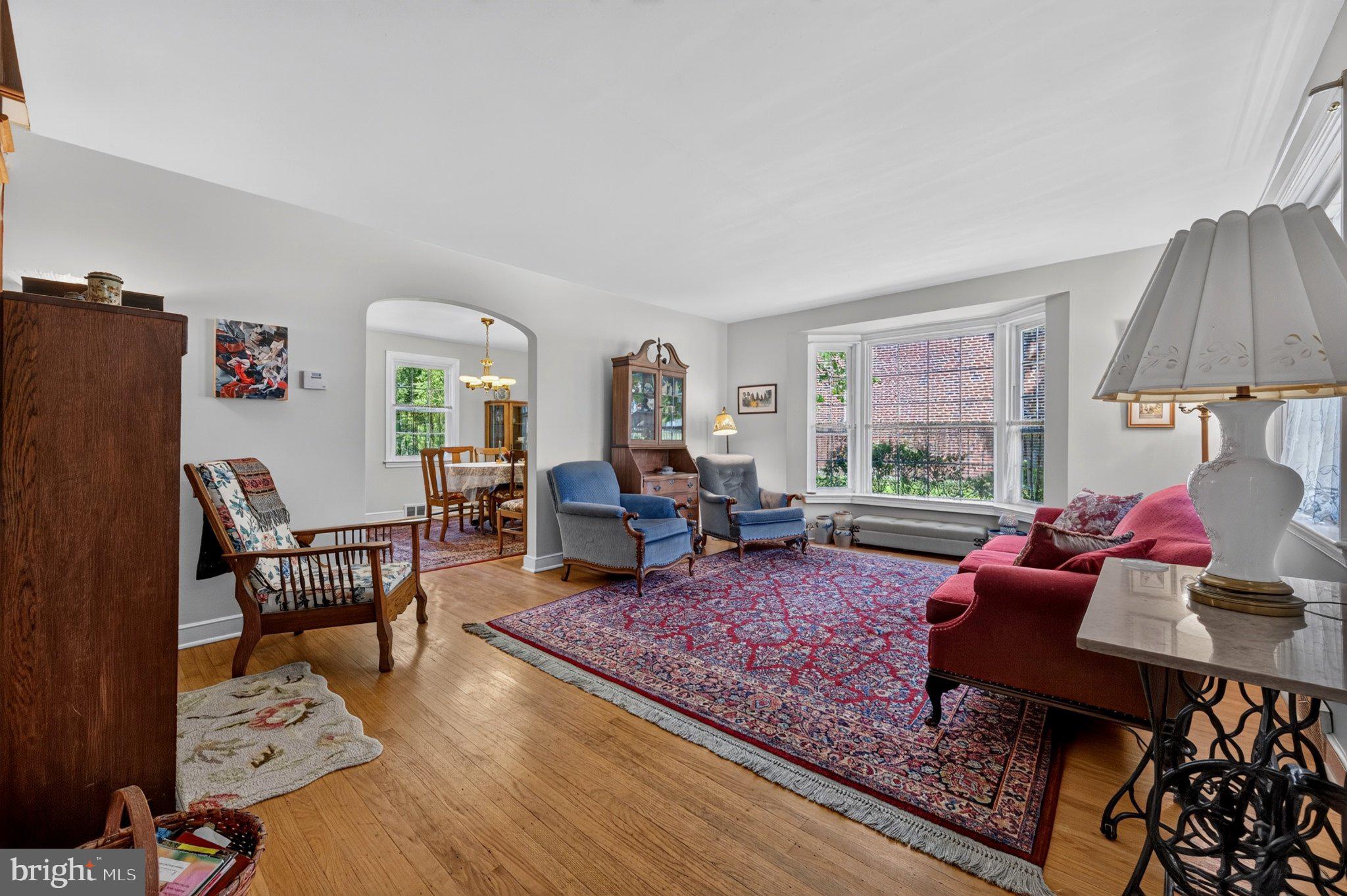 128 Boncouer Road Cheltenham, PA 19012 - Photo 7 of 31 Bright and inviting living space.