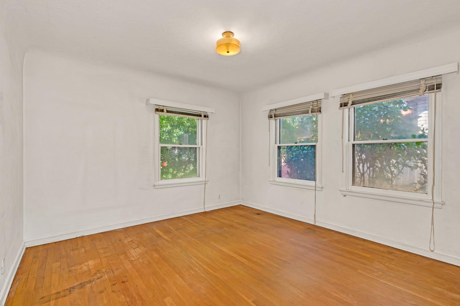 500 North G Street Madera, CA 93637 - Photo 15 of 24 a view of empty room with window