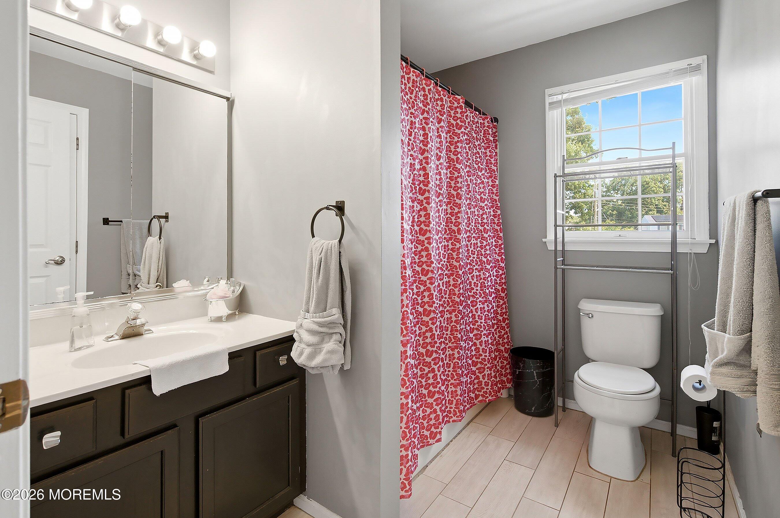 124 Yeoman Road Manahawkin, NJ 08050 - Photo 14 of 24 16-Bath 2