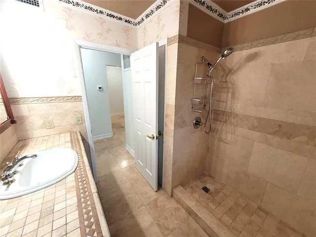 $3,495 | 356 East Overbrook Drive, Largo, FL 33770