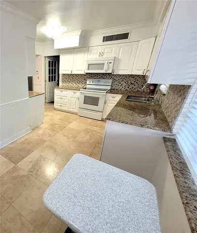 $3,495 | 356 East Overbrook Drive, Largo, FL 33770