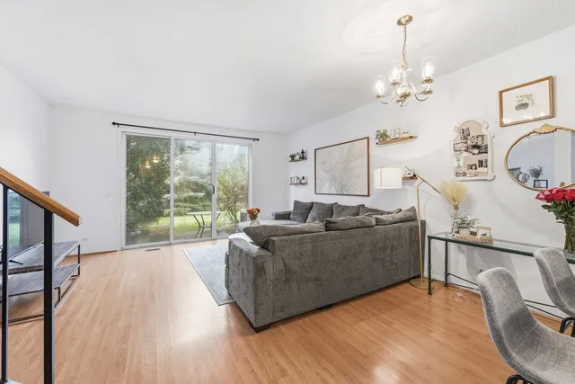 $2,000 | 4462 West Quill Lane, Waukegan, IL 60085