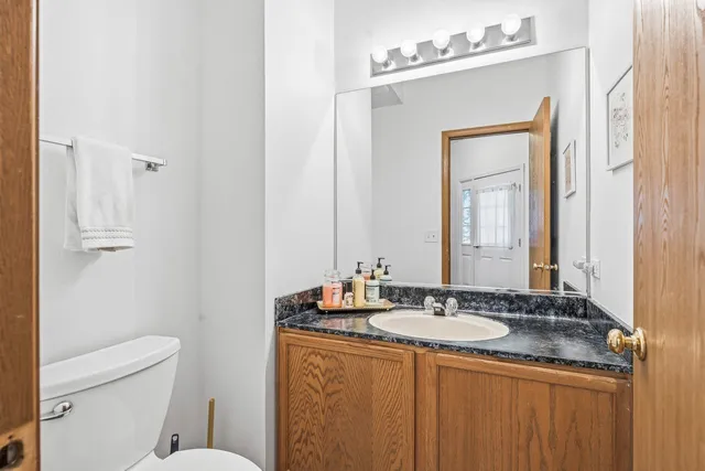 $2,000 | 4462 West Quill Lane, Waukegan, IL 60085