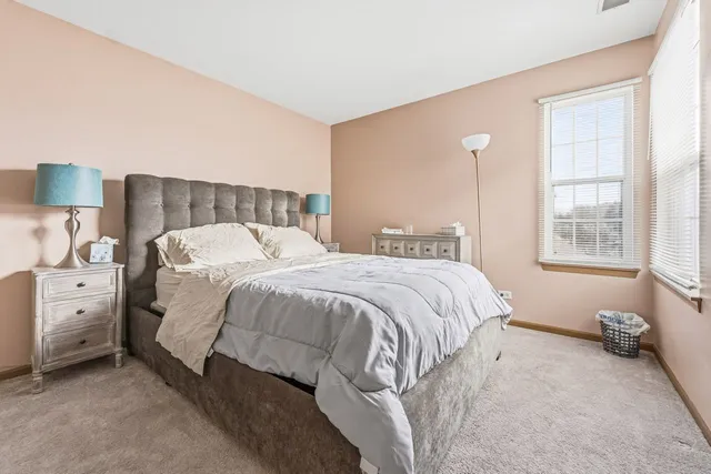 $2,000 | 4462 West Quill Lane, Waukegan, IL 60085