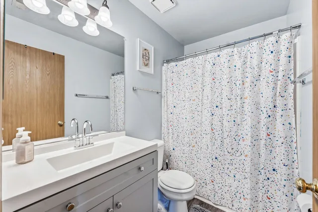 $2,000 | 4462 West Quill Lane, Waukegan, IL 60085