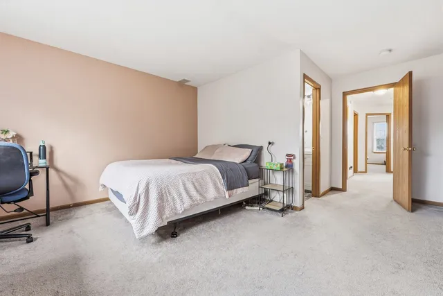 $2,000 | 4462 West Quill Lane, Waukegan, IL 60085