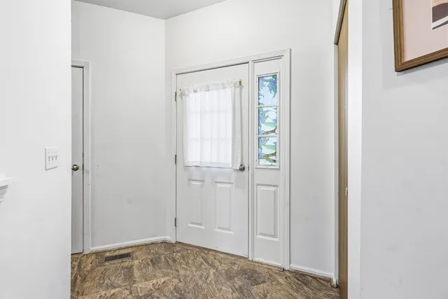 $2,000 | 4462 West Quill Lane, Waukegan, IL 60085