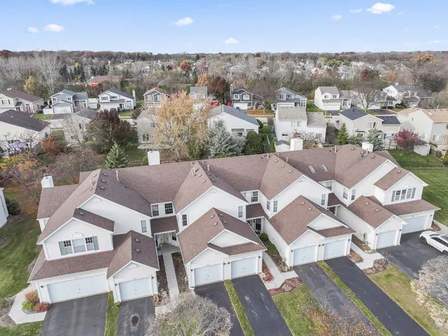 $2,000 | 4462 West Quill Lane, Waukegan, IL 60085