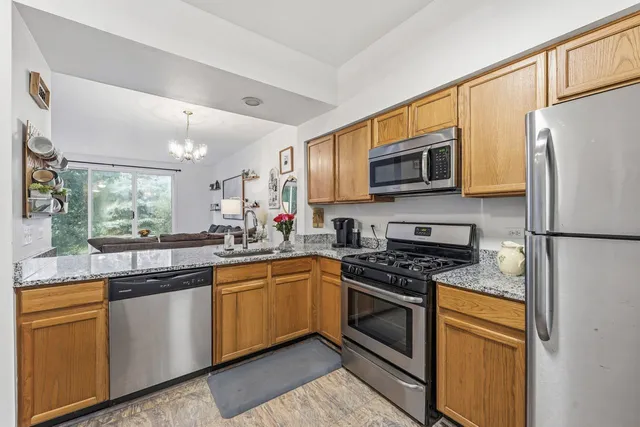 $2,000 | 4462 West Quill Lane, Waukegan, IL 60085