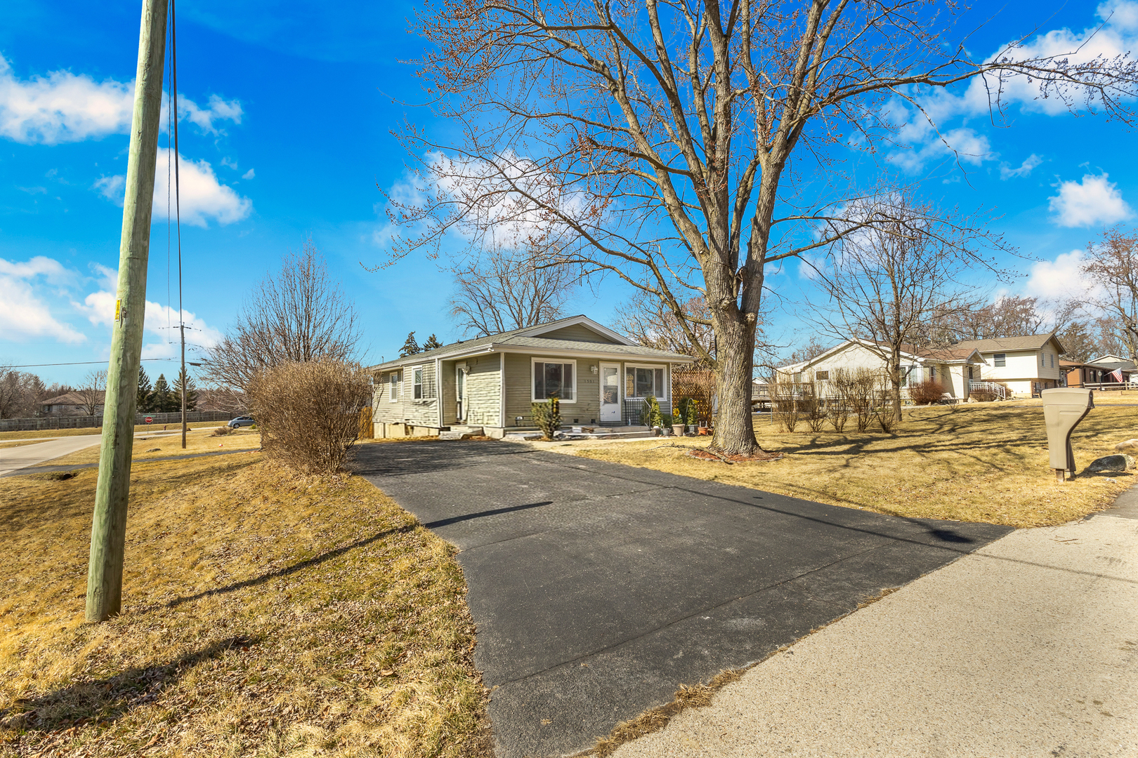 1501 Washington Street Lake In The Hills, IL 60156 - Photo 3 of 26