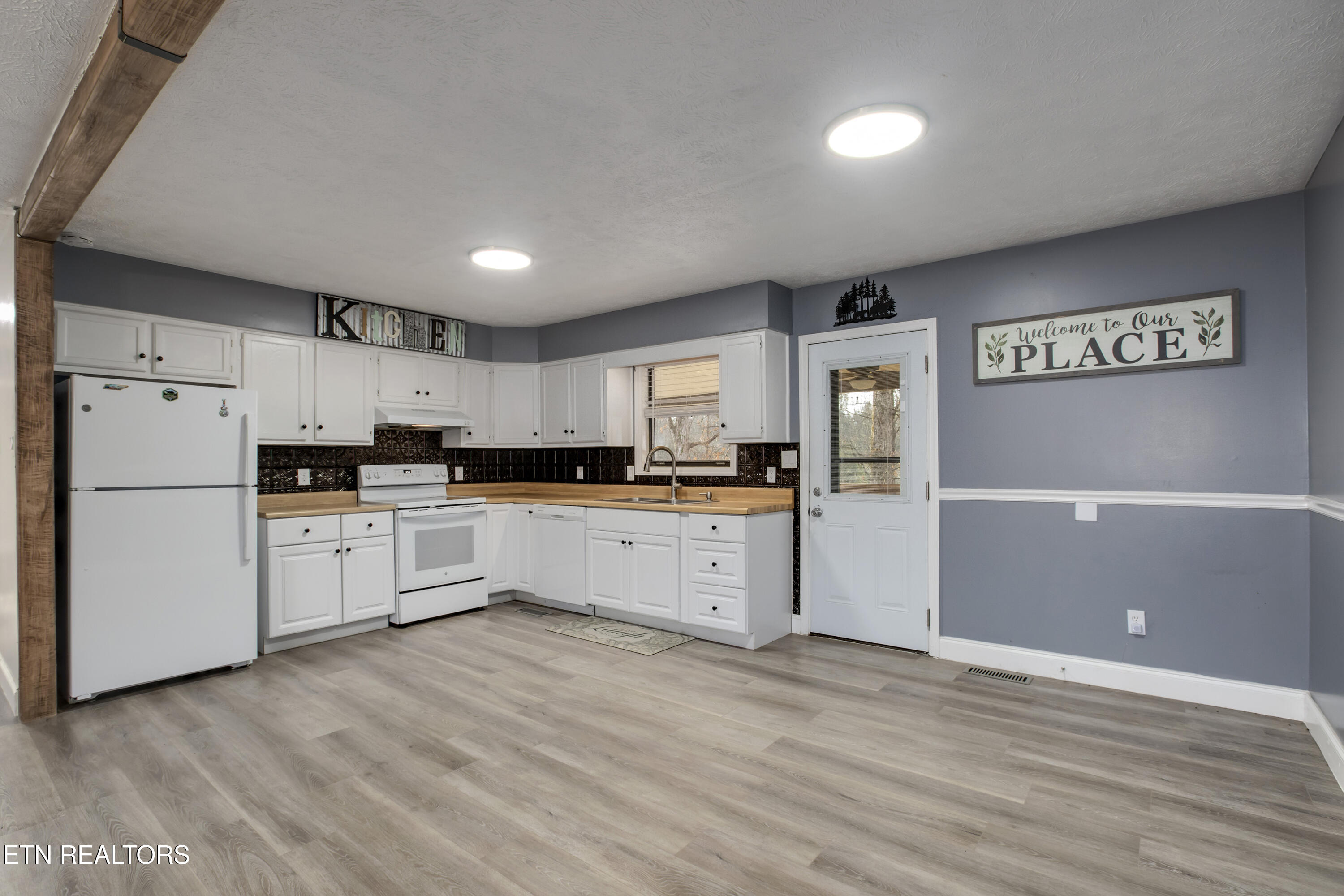 521 Sourdough Hollow Road Kodak, TN 37764 - Photo 11 of 50 11_SourdoughHollowRoad_521_Kitchen-Dinin