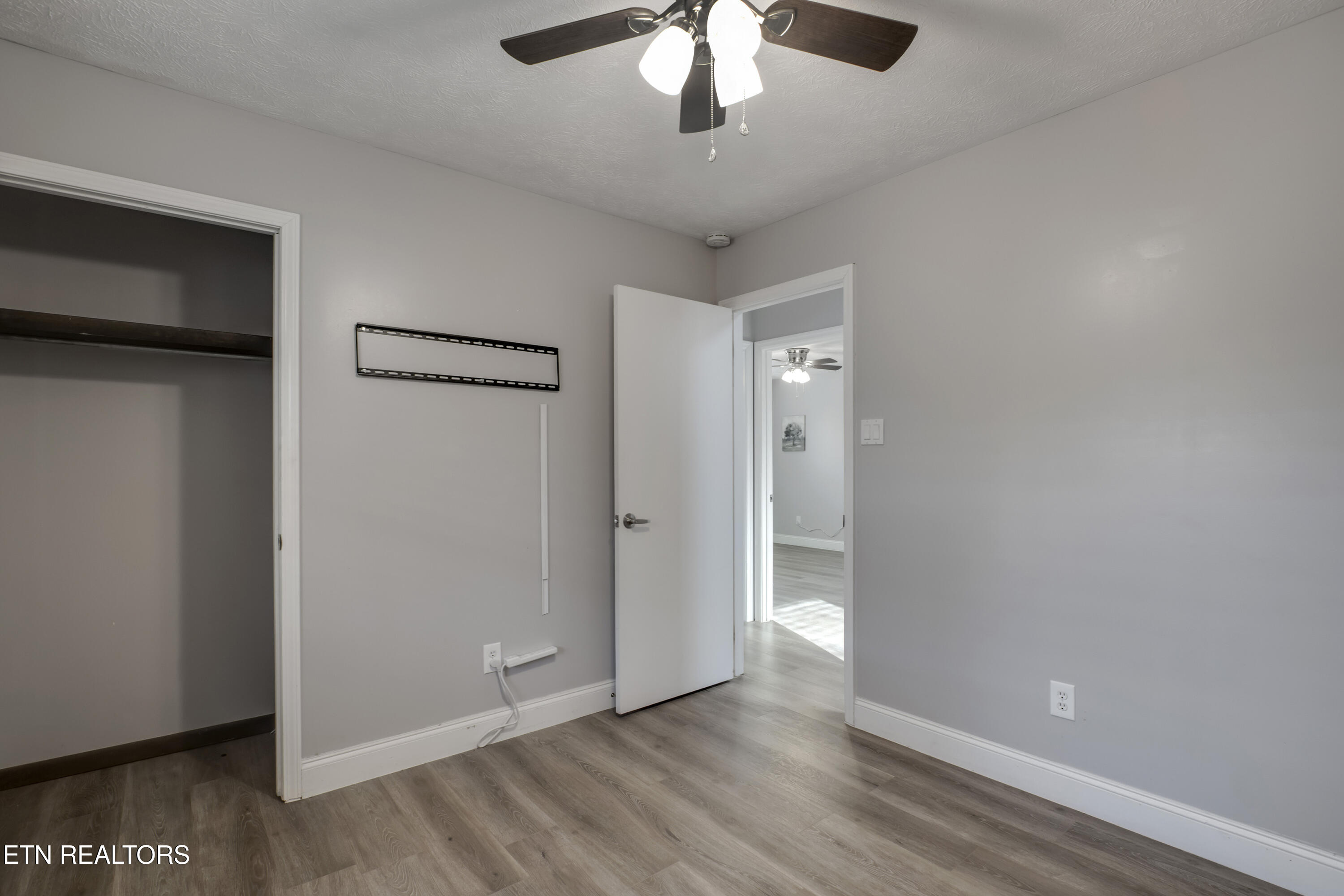 521 Sourdough Hollow Road Kodak, TN 37764 - Photo 27 of 50 27_SourdoughHollowRoad_521_Bedroom3_02