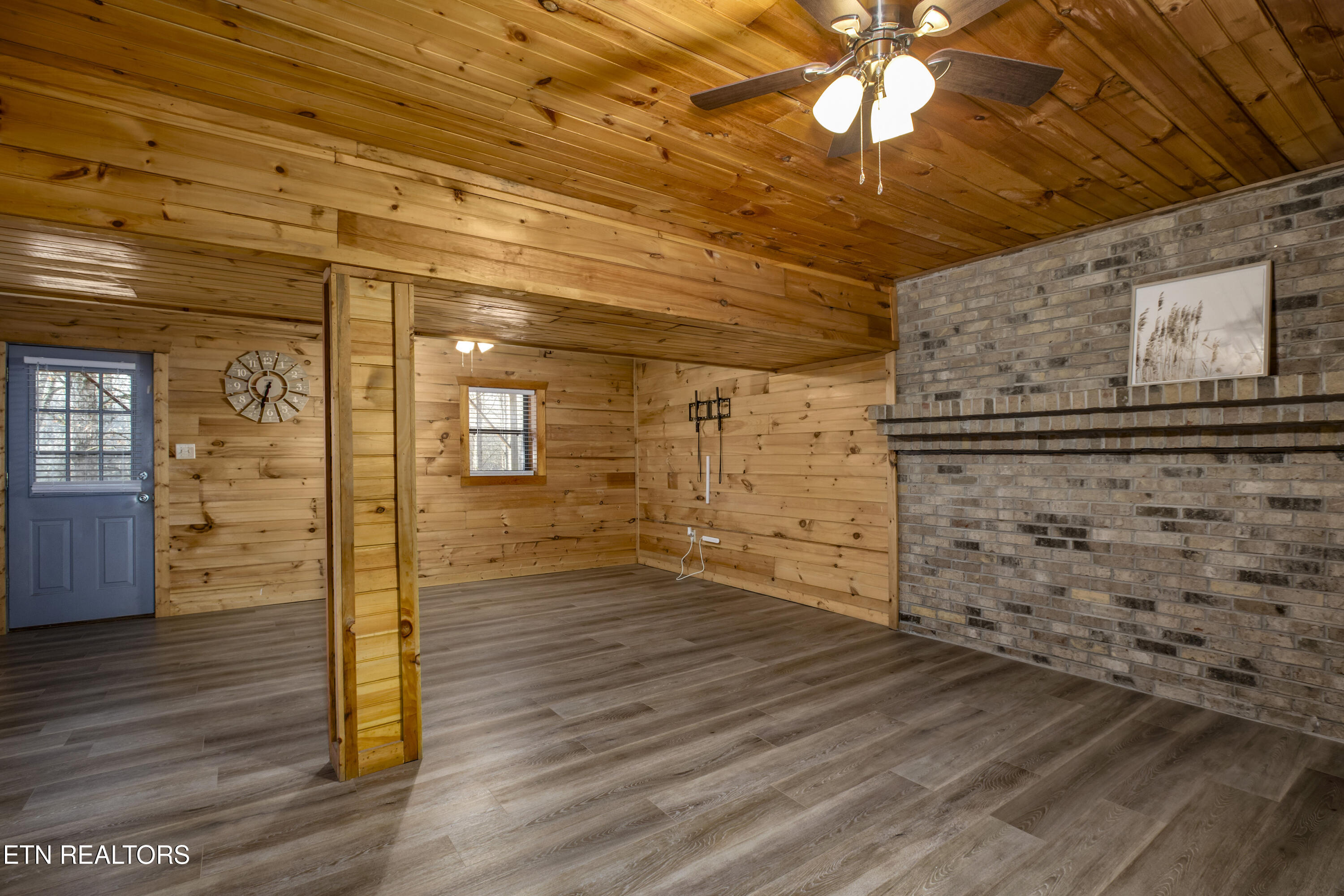 521 Sourdough Hollow Road Kodak, TN 37764 - Photo 31 of 50 31_SourdoughHollowRoad_521_Family-Rec02
