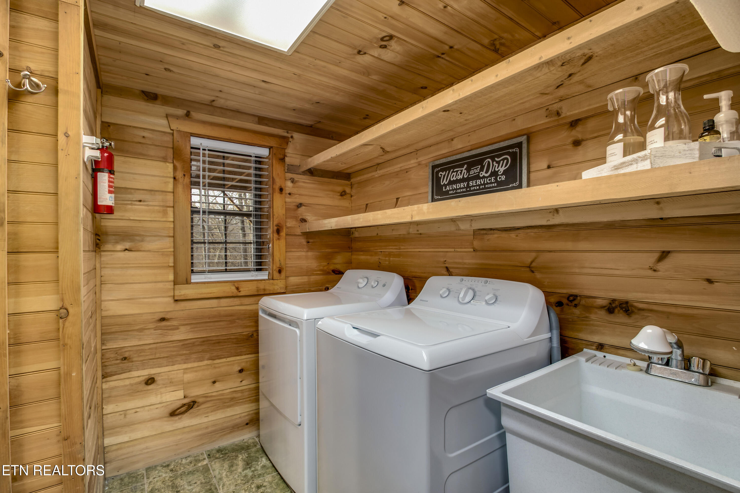 521 Sourdough Hollow Road Kodak, TN 37764 - Photo 35 of 50 35_SourdoughHollowRoad_521_Laundry