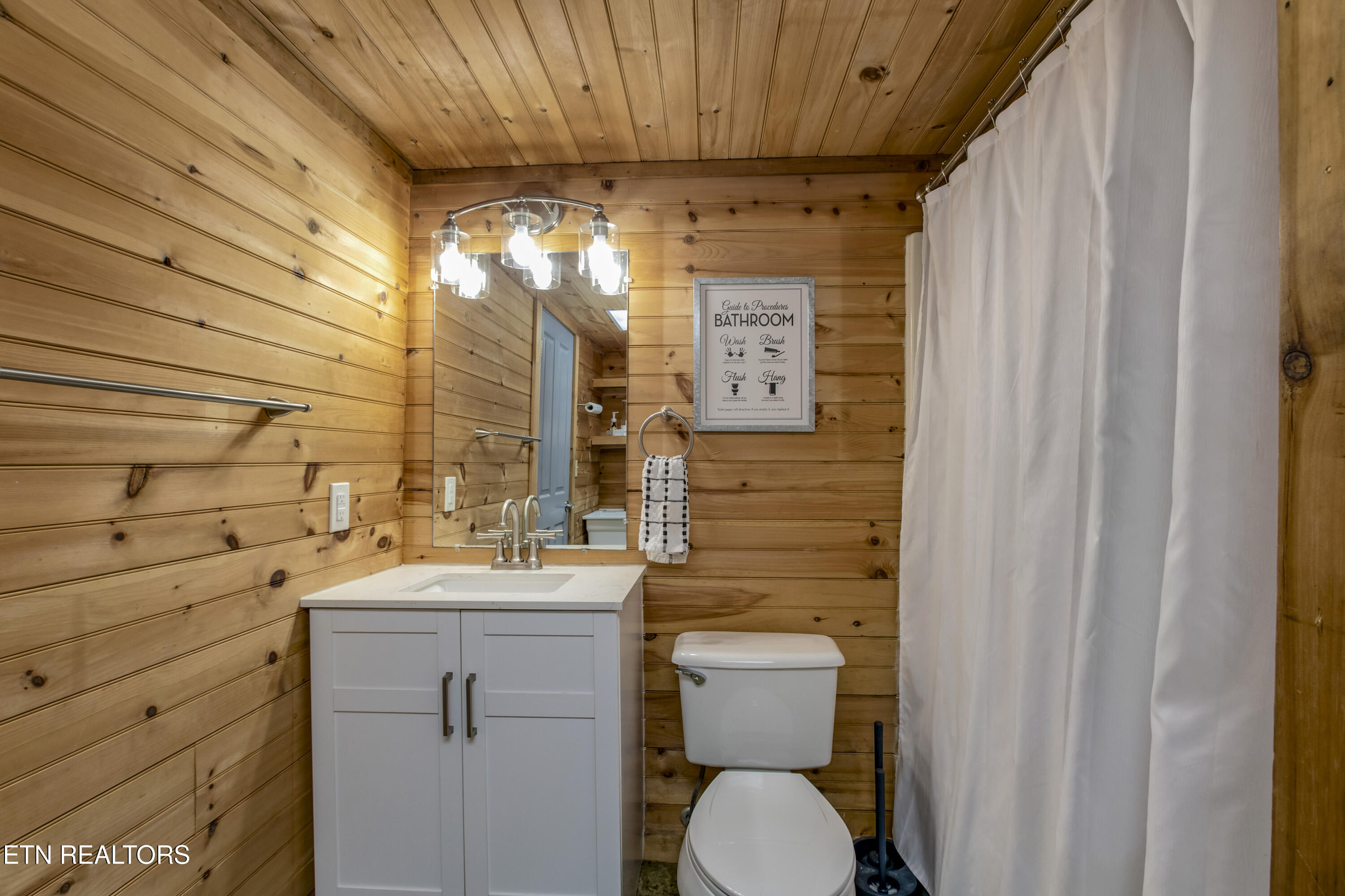 521 Sourdough Hollow Road Kodak, TN 37764 - Photo 36 of 50 36_SourdoughHollowRoad_521_GuestBath2