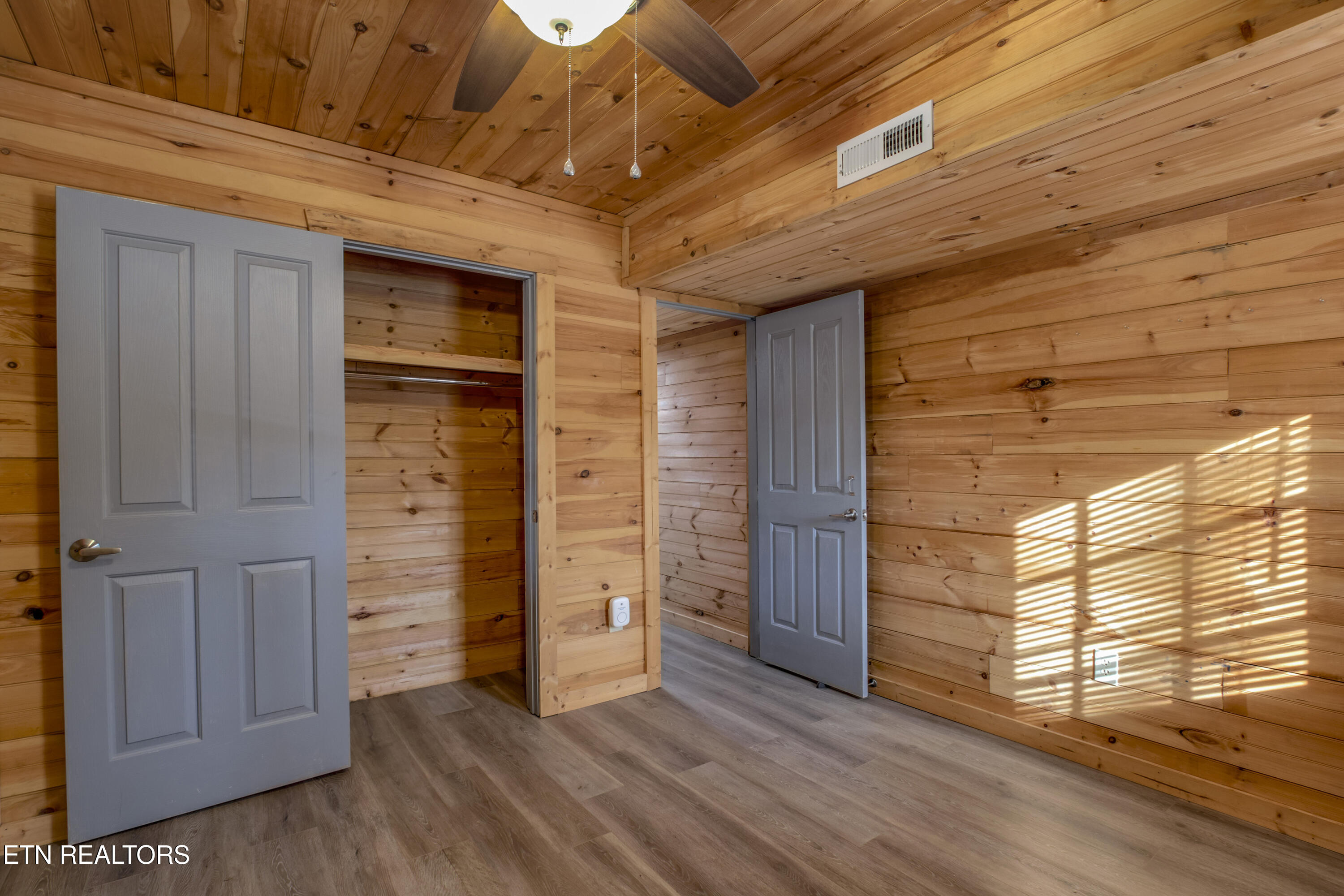 521 Sourdough Hollow Road Kodak, TN 37764 - Photo 38 of 50 38_SourdoughHollowRoad_521_Bedroom4_01