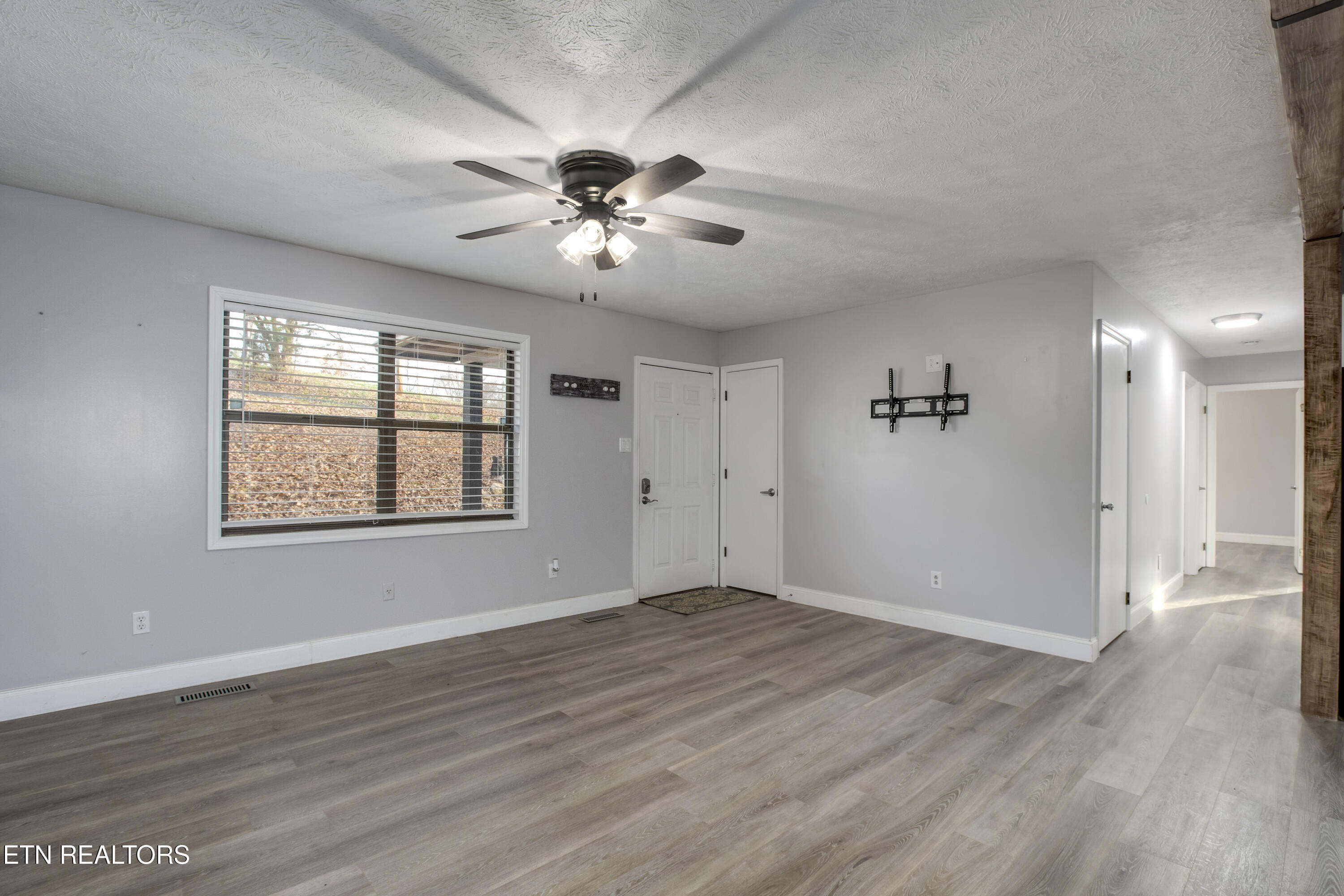 521 Sourdough Hollow Road Kodak, TN 37764 - Photo 8 of 50 08_SourdoughHollowRoad_521_Living03