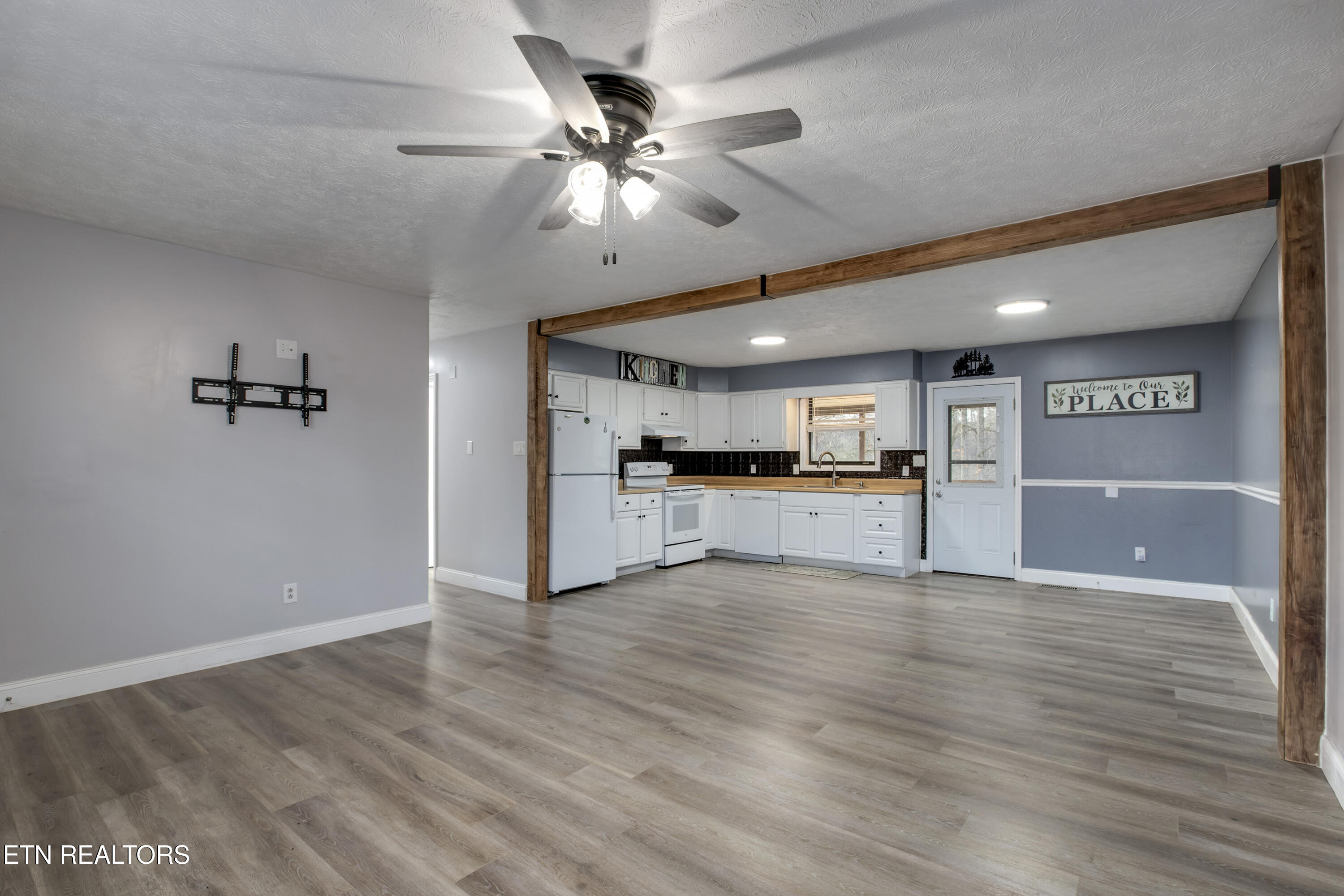 521 Sourdough Hollow Road Kodak, TN 37764 - Photo 9 of 50 09_SourdoughHollowRoad_521_Living04