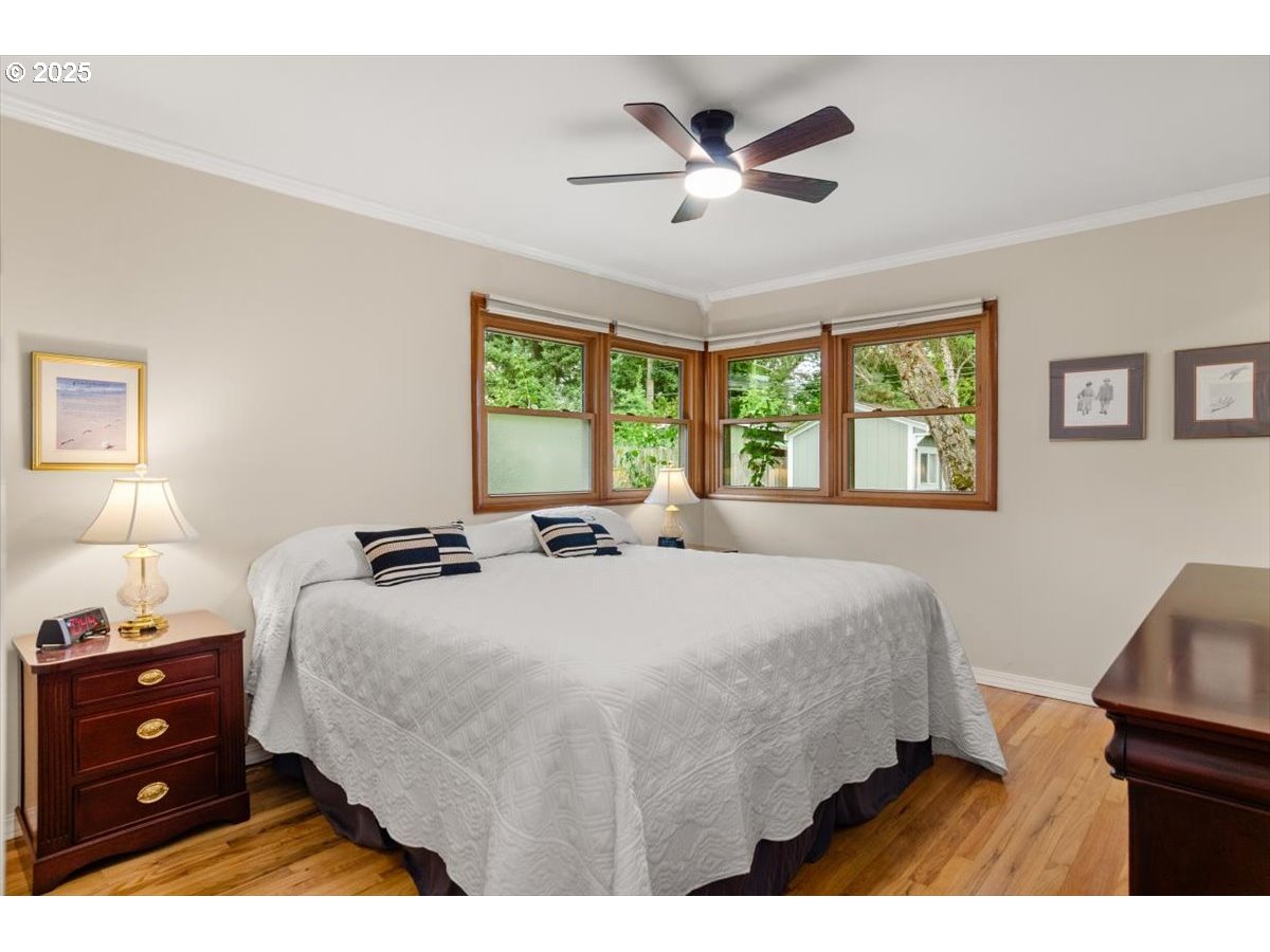 9845 Southwest Eagle Lane Beaverton, OR 97008 - Photo 23 of 46 Owner's Suite Bedroom