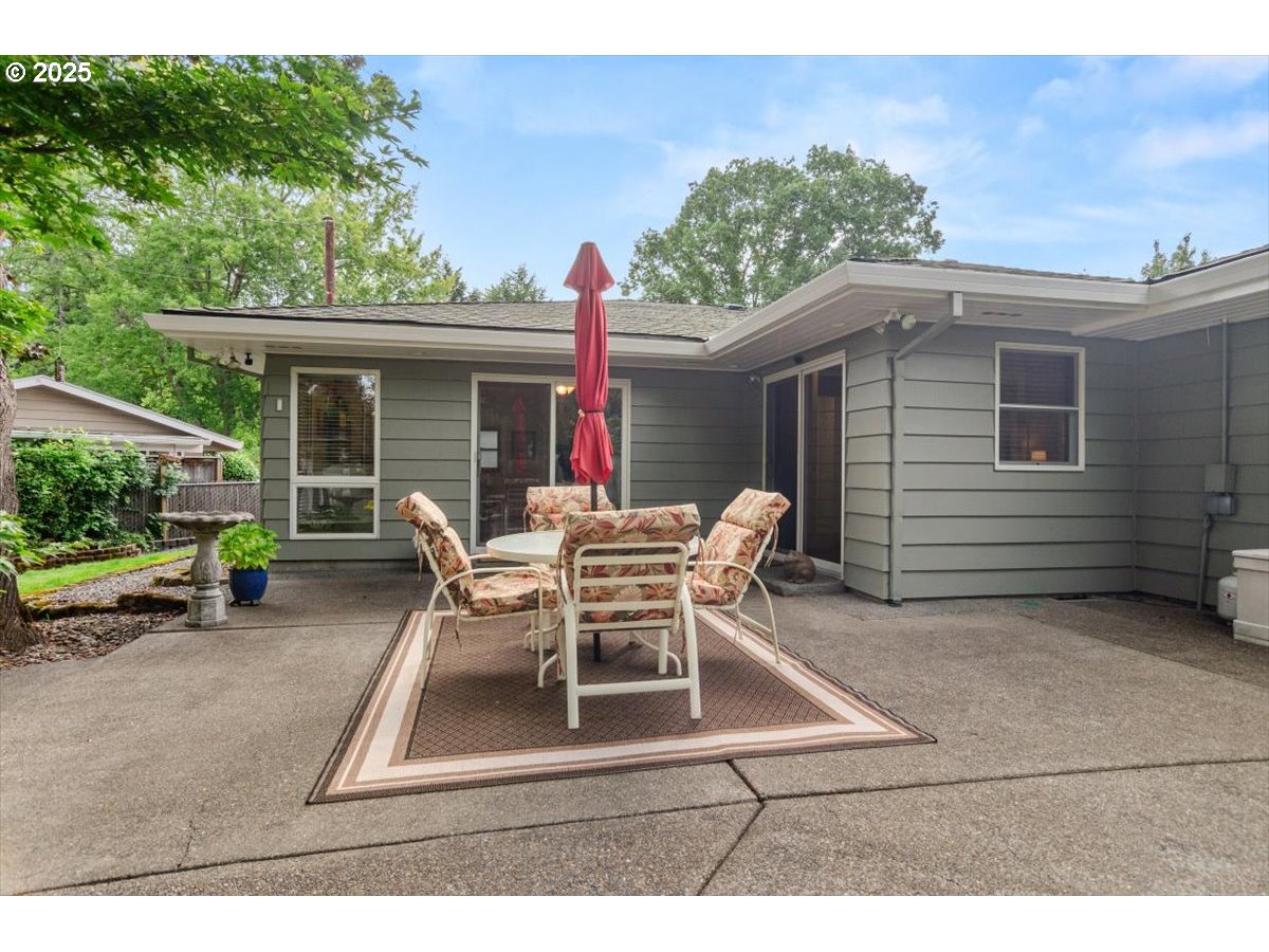 9845 Southwest Eagle Lane Beaverton, OR 97008 - Photo 35 of 46 Patio