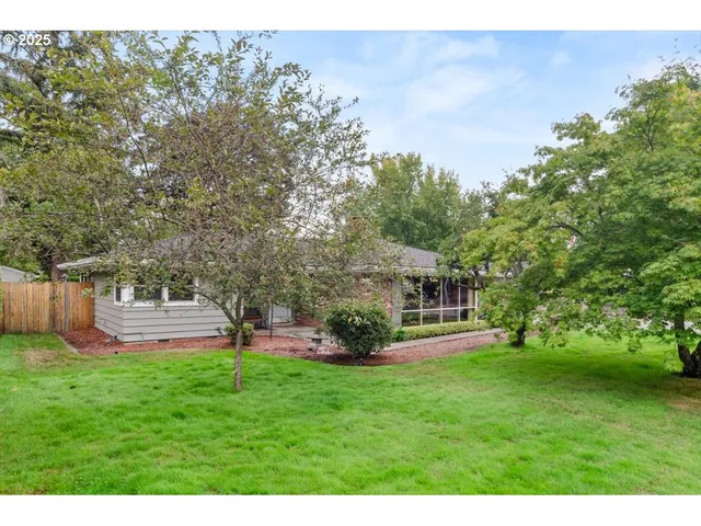 $837,000 | 9845 Southwest Eagle Lane, Beaverton, OR 97008