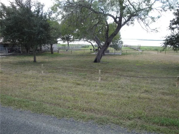 $137,500 | 315 South Vista Drive, Sandia, TX 78383