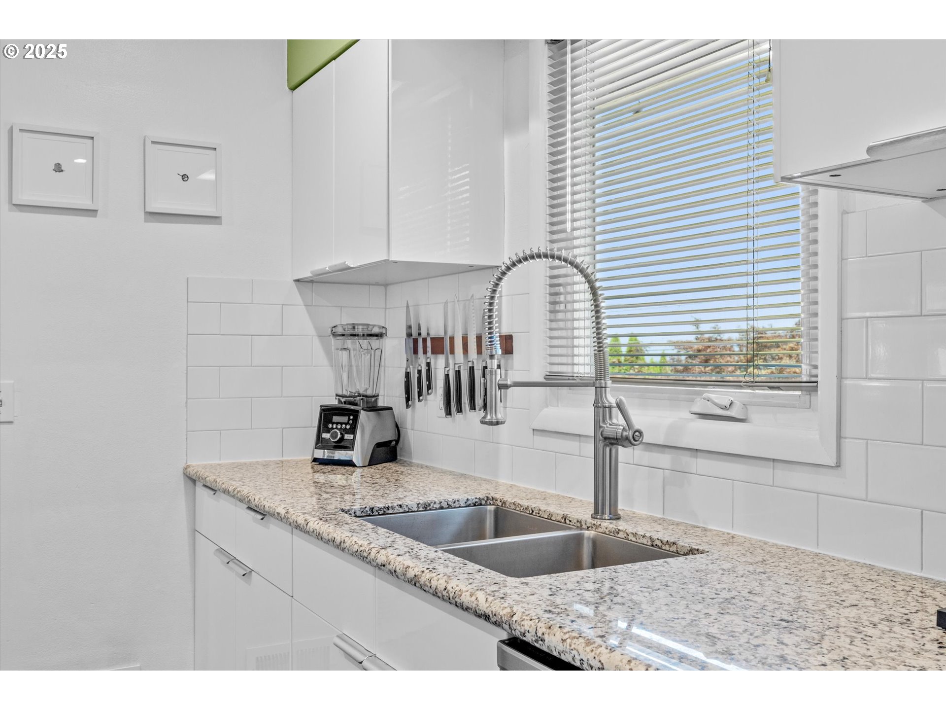 8335 Southwest 6th Avenue Portland, OR 97219 - Photo 16 of 46 Kitchen