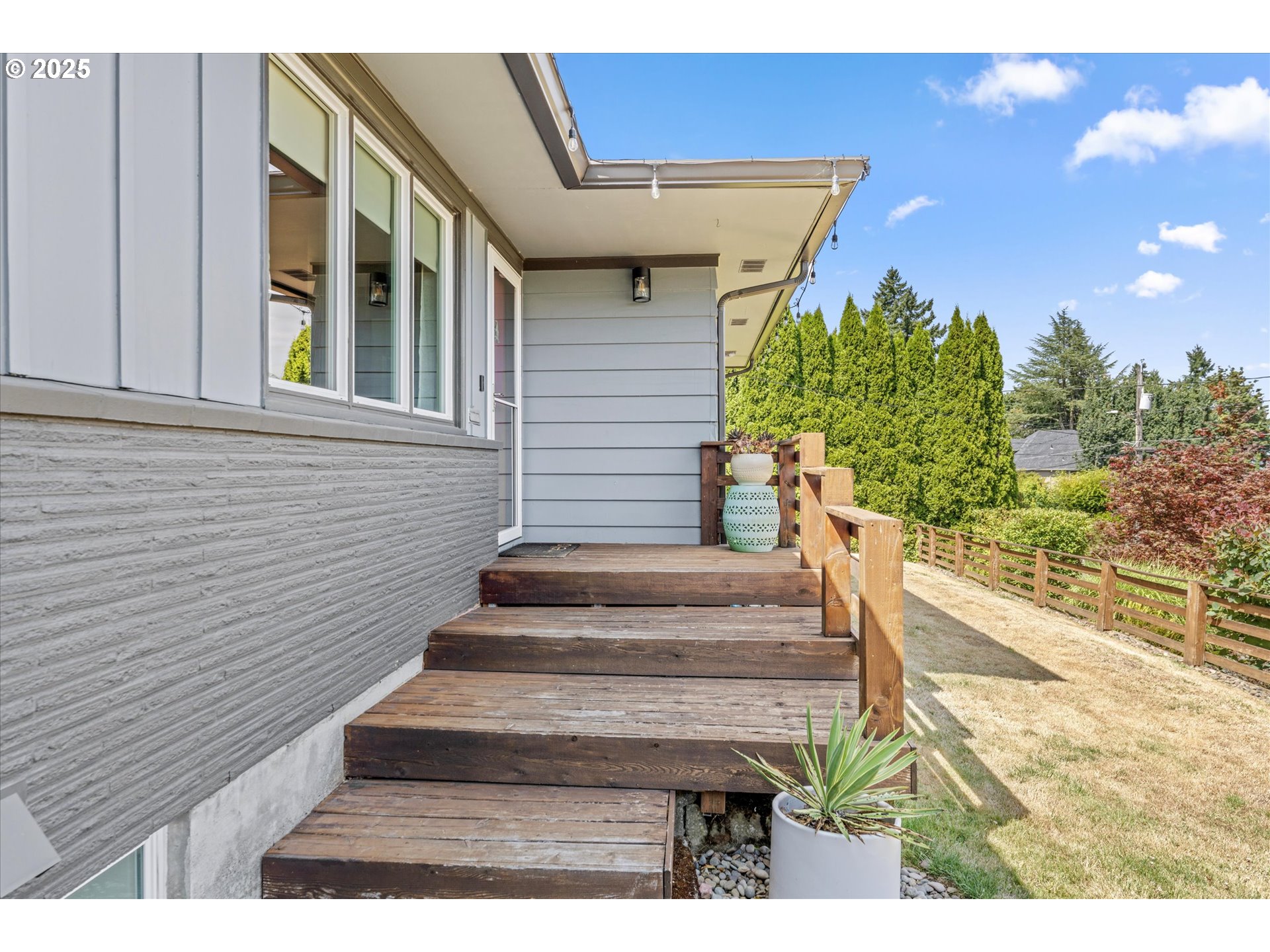 8335 Southwest 6th Avenue Portland, OR 97219 - Photo 4 of 46 Porch