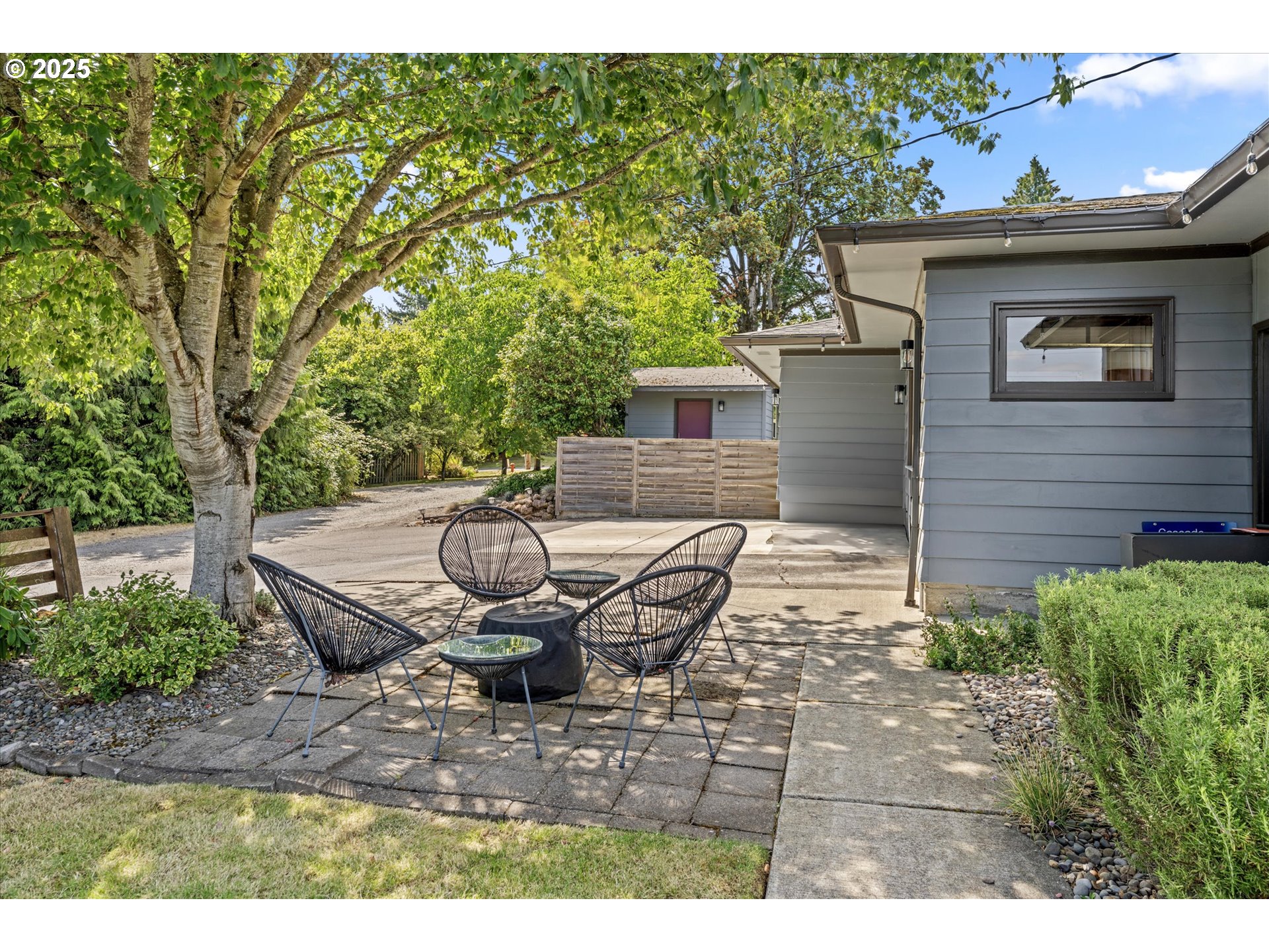 8335 Southwest 6th Avenue Portland, OR 97219 - Photo 42 of 46 Yard