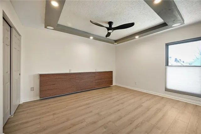 $275,000 | 10208 Robinson Street, Overland Park, KS 66212