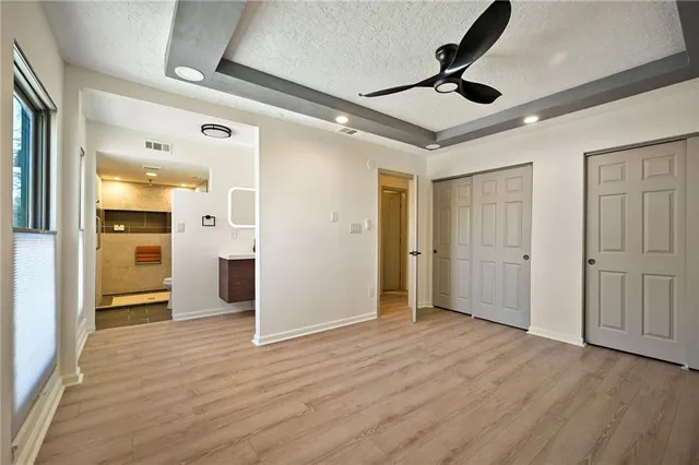 $275,000 | 10208 Robinson Street, Overland Park, KS 66212