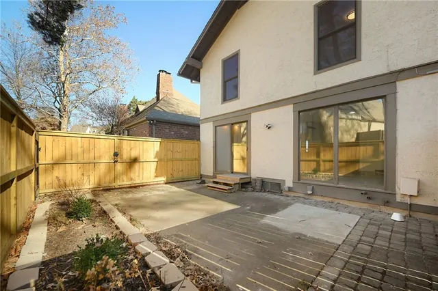 $275,000 | 10208 Robinson Street, Overland Park, KS 66212