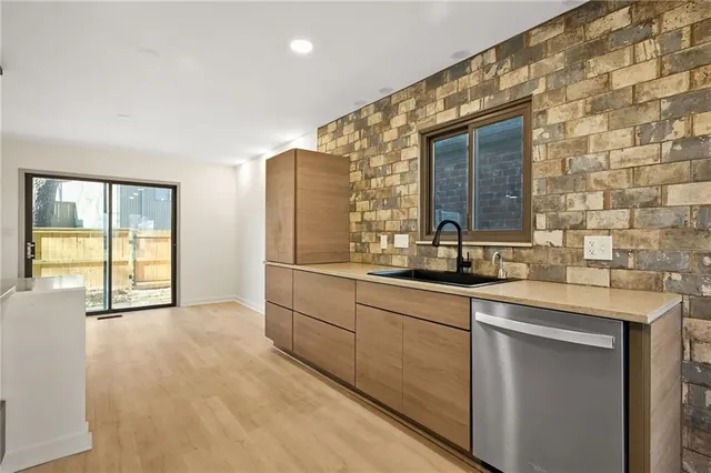 $275,000 | 10208 Robinson Street, Overland Park, KS 66212