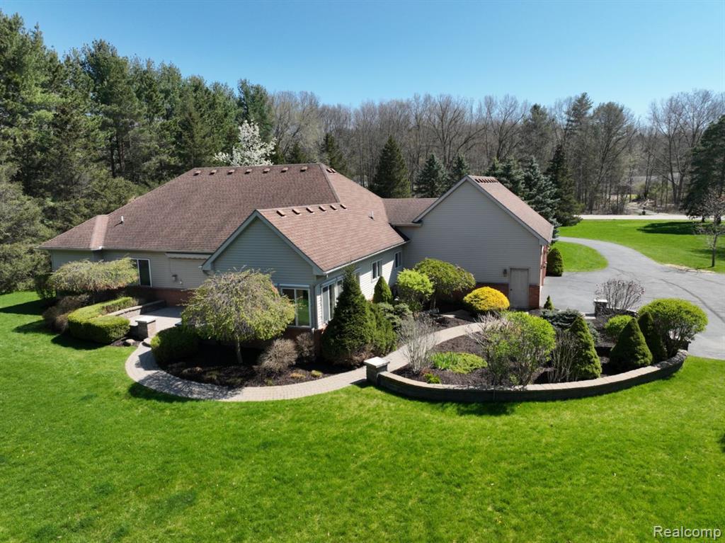 2877 Fenton Road Hartland, MI 48353 - Photo 49 of 56