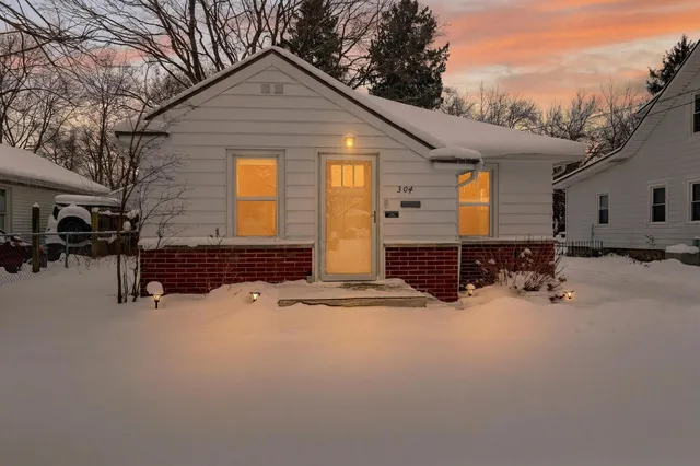 $200,000 | 304 Fairfax Avenue, Kalamazoo, MI 49001