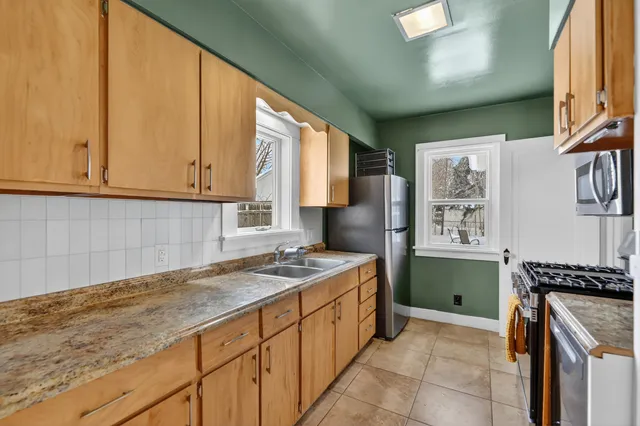 $200,000 | 304 Fairfax Avenue, Kalamazoo, MI 49001