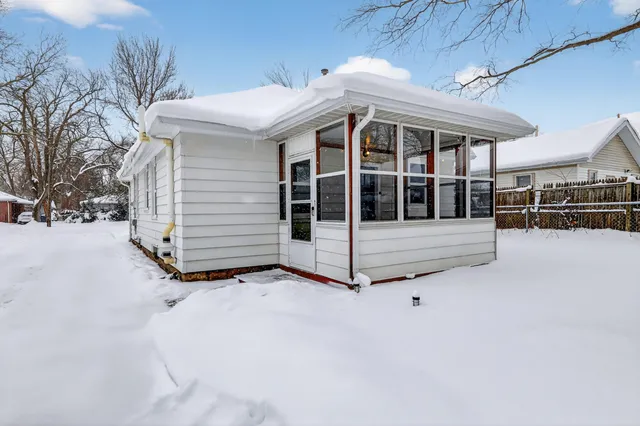 $200,000 | 304 Fairfax Avenue, Kalamazoo, MI 49001