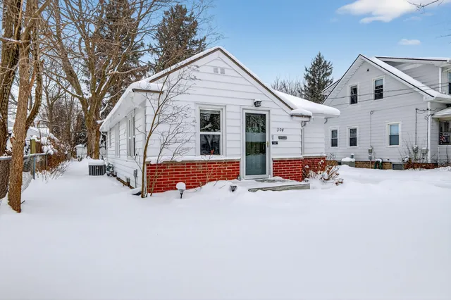 $200,000 | 304 Fairfax Avenue, Kalamazoo, MI 49001