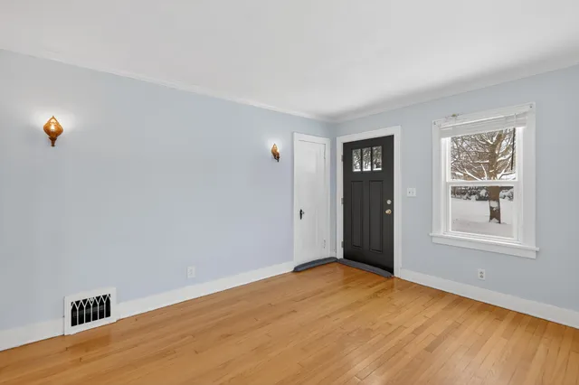 $200,000 | 304 Fairfax Avenue, Kalamazoo, MI 49001