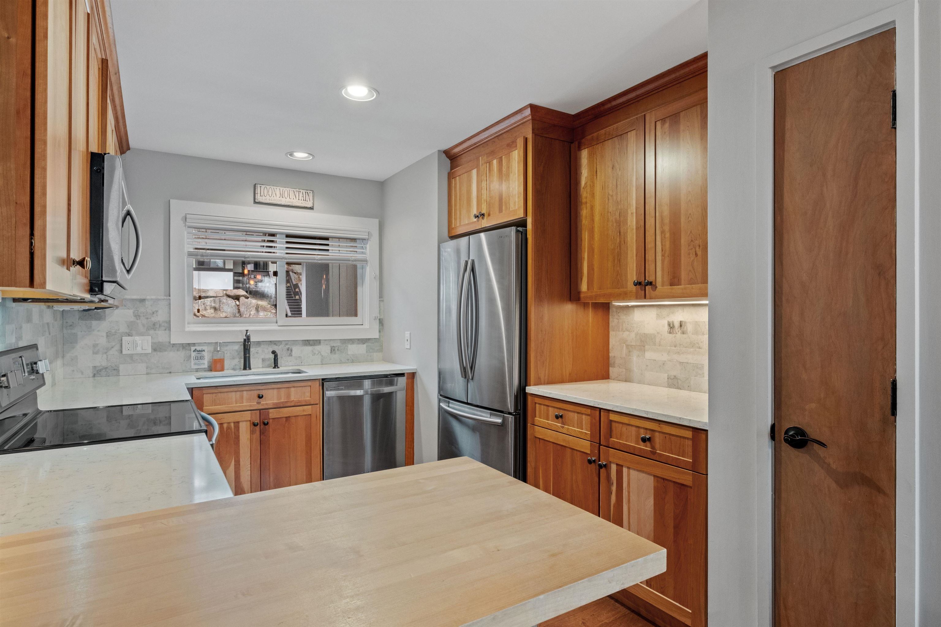 132 B Coolidge Falls Road, Unit B Lincoln, NH 03251 - Photo 15 of 37