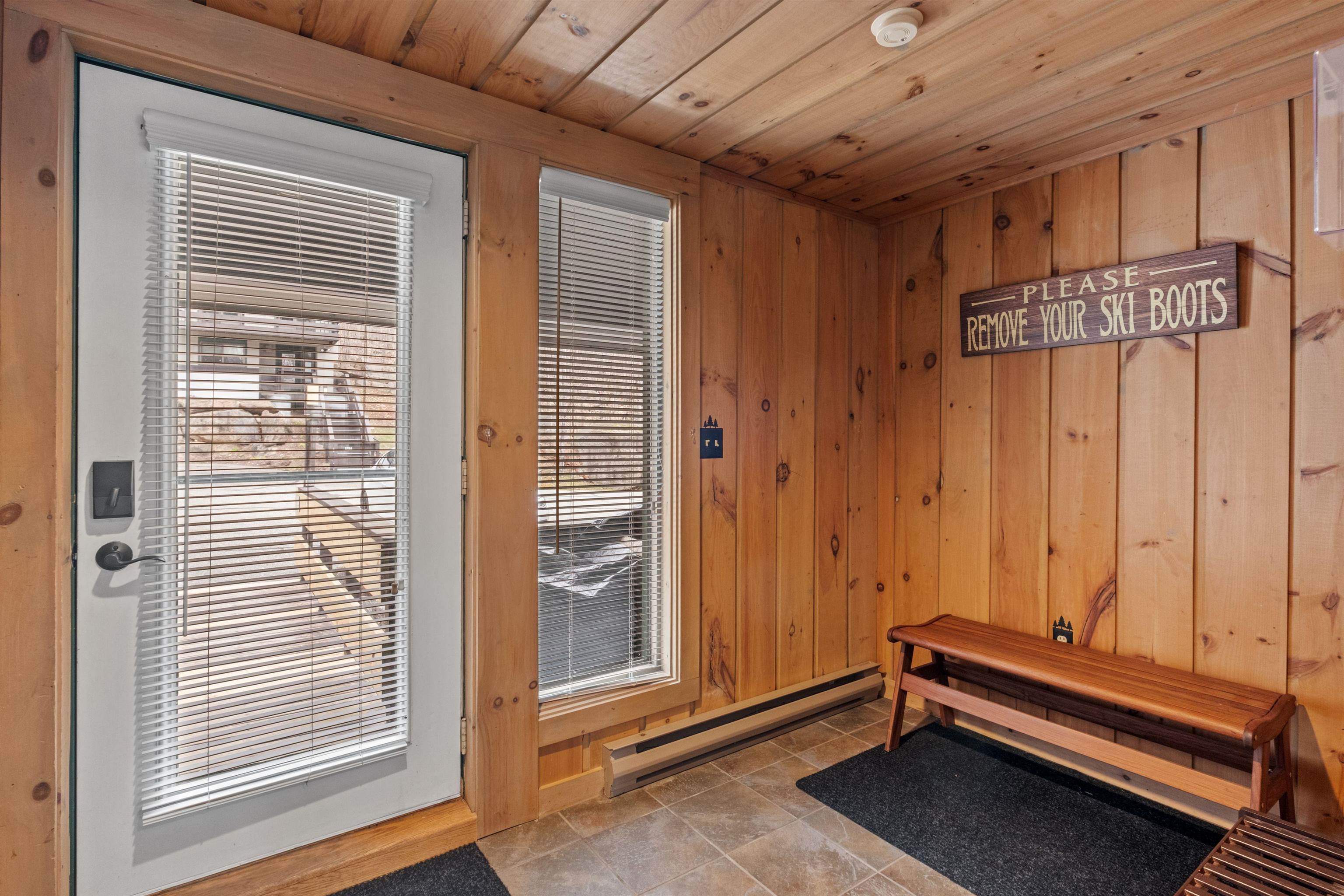 132 B Coolidge Falls Road, Unit B Lincoln, NH 03251 - Photo 6 of 37