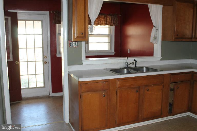 602 North Marshall Street Ranson, WV 25438 - Photo 20 of 28 Kitchen