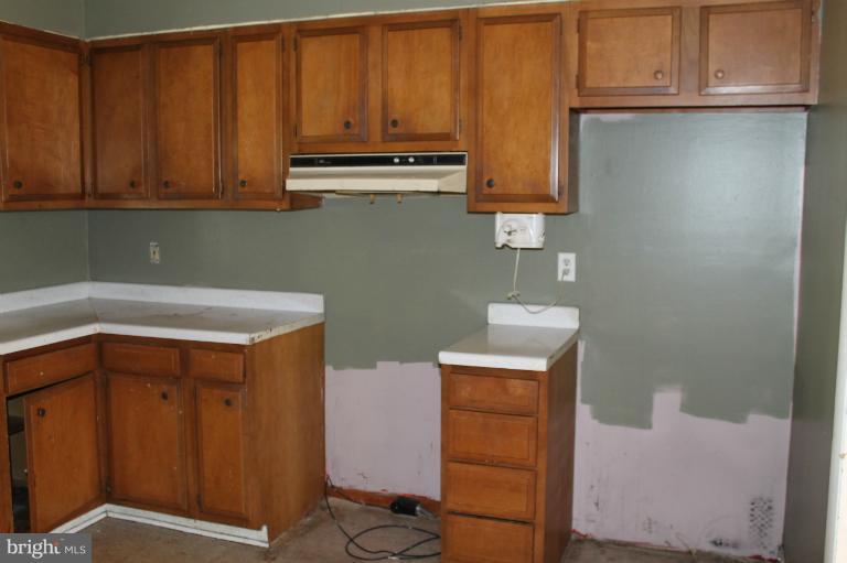 602 North Marshall Street Ranson, WV 25438 - Photo 5 of 28 Kitchen