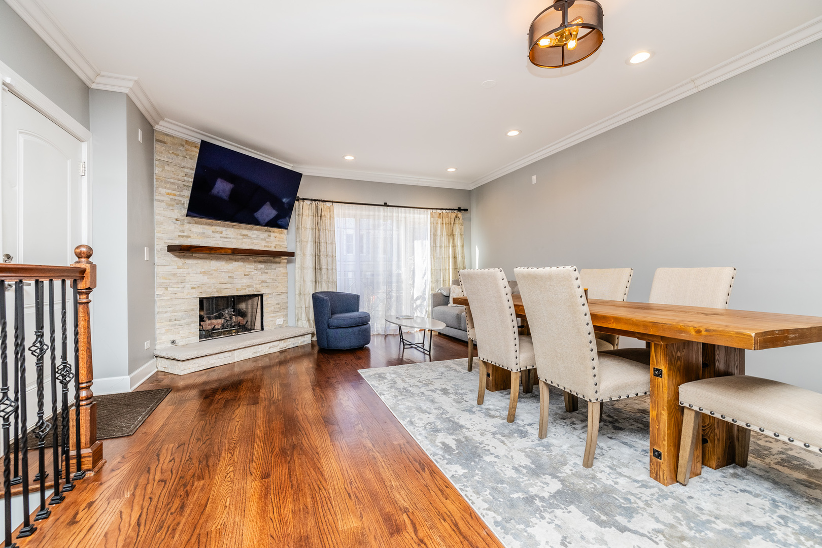 1647 North Artesian Avenue, Unit 1 Chicago, IL 60647 - Photo 3 of 32