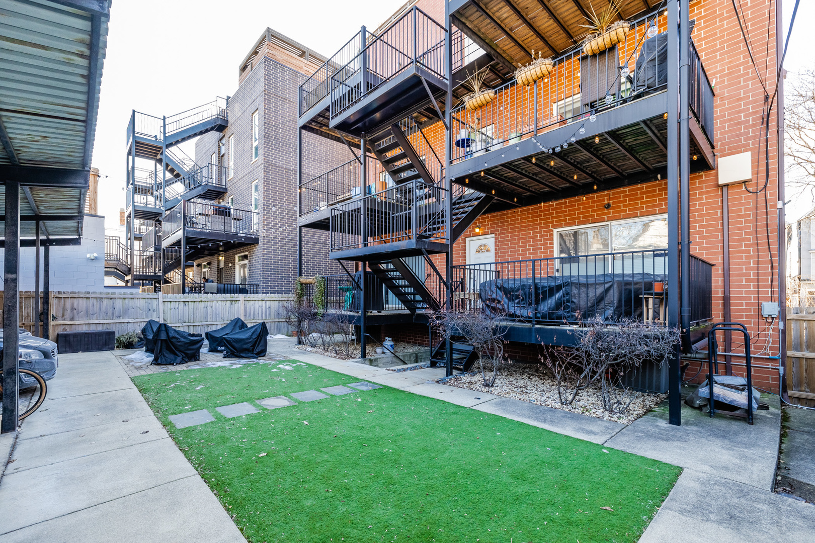 1647 North Artesian Avenue, Unit 1 Chicago, IL 60647 - Photo 32 of 32