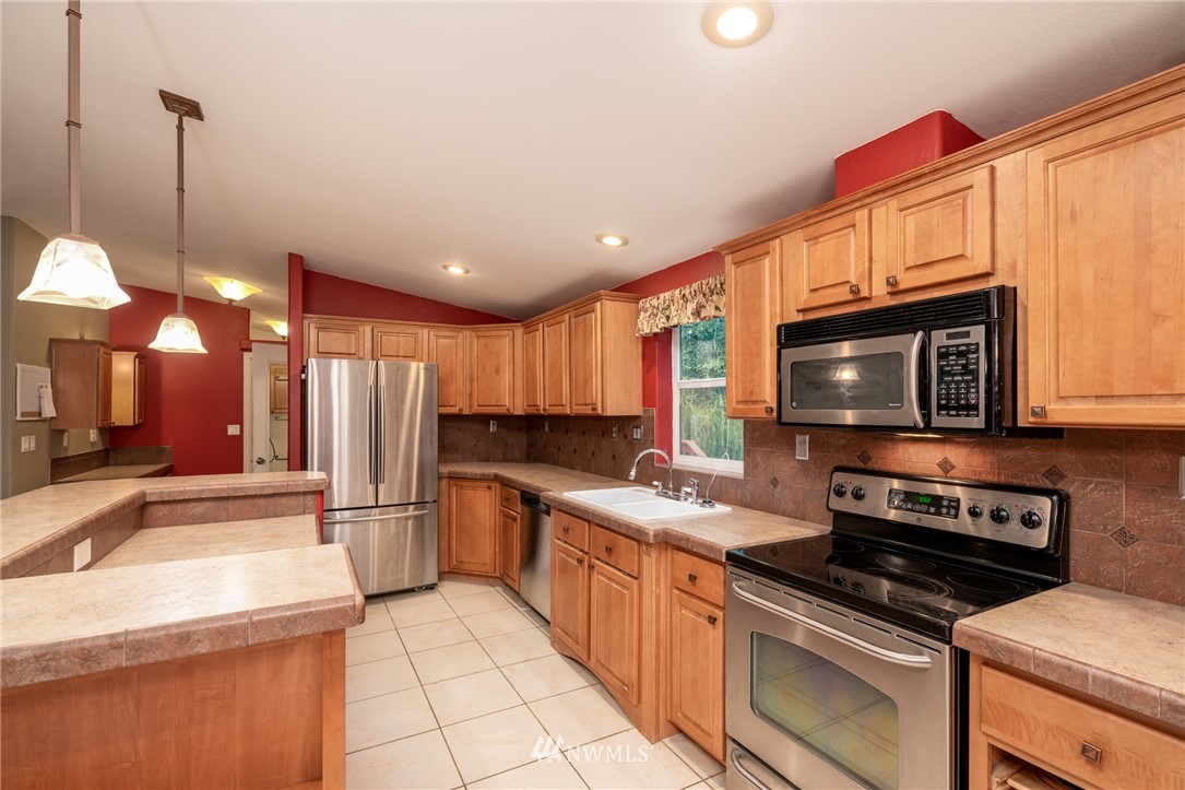 4185 Junco Road Greenbank, WA 98253 - Photo 10 of 25 Gallery Image 10