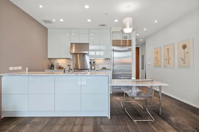 $3,500 | 200 Congress Avenue, Unit 33BB, Austin, TX 78701