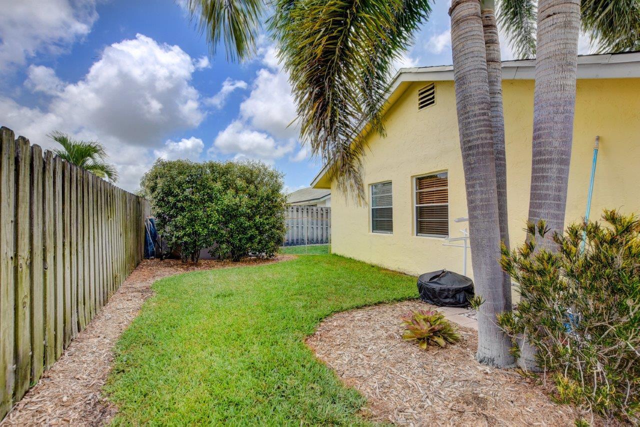 9726 Ohio Place Boca Raton, FL 33434 - Photo 29 of 29 Back yard
